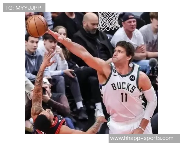 字母哥再展王者风范25分钟内高效砍下24分4板7助的精彩表现